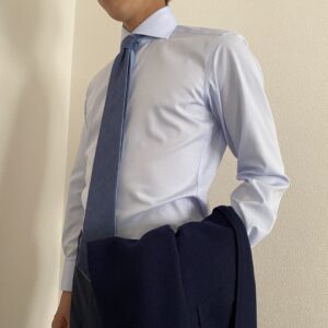 ⁠ジャケットを脱いでもウエストがダブつかないSOLVE（ソルブ）の着用シルエット⁠